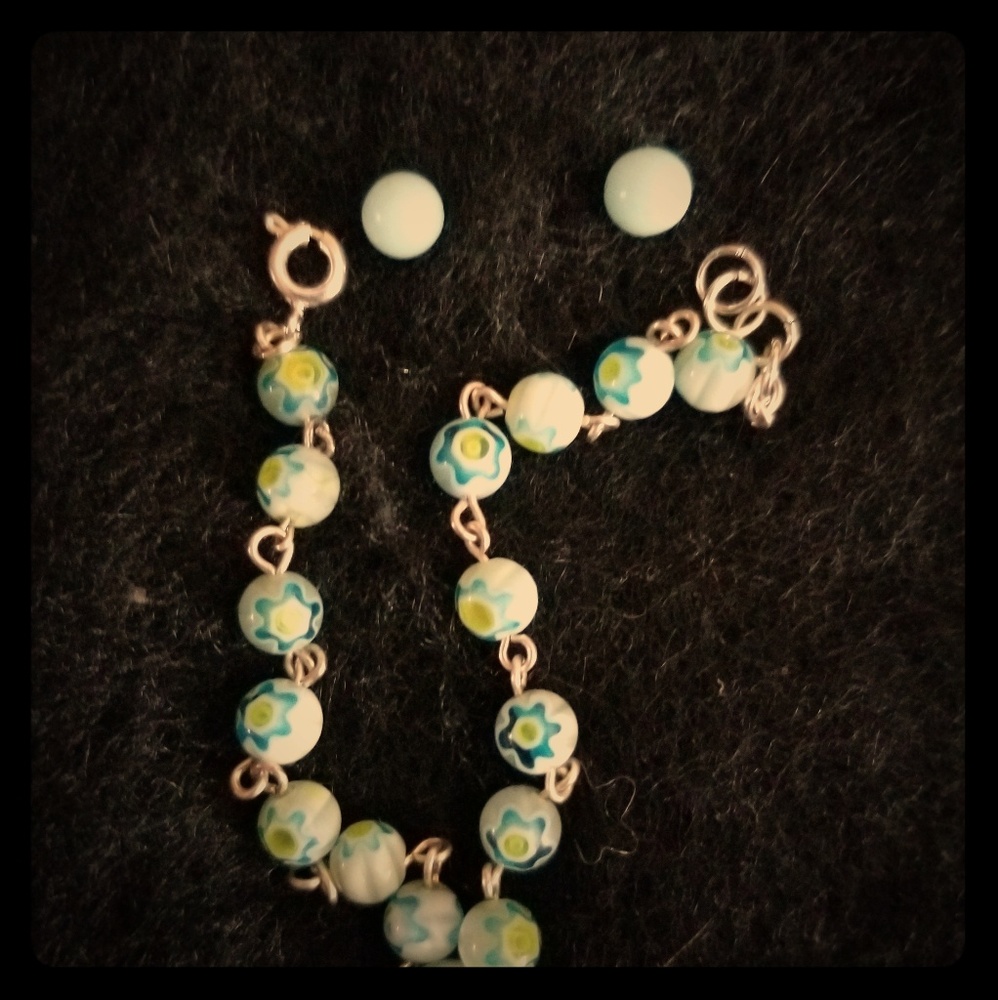 Glass bead bracelet and earrings